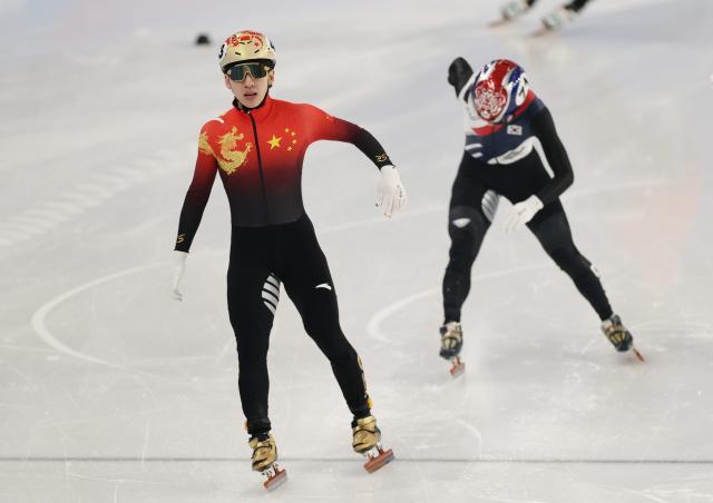 1739098602331022561.jpg (亚冬会)短道速滑——林孝埈夺得男子500米A组决赛冠军XxjpseC007737_20250208_PEPFN0A001.jpg